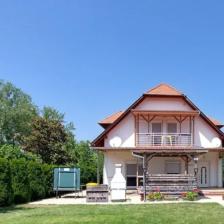 Am By Interhome Apartman